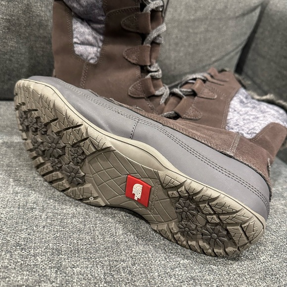 THE NORTH FACE NUPTSE PURNA BOOT WOMEN'S.
Brand New size Us 9.5 - Picture 4 of 4